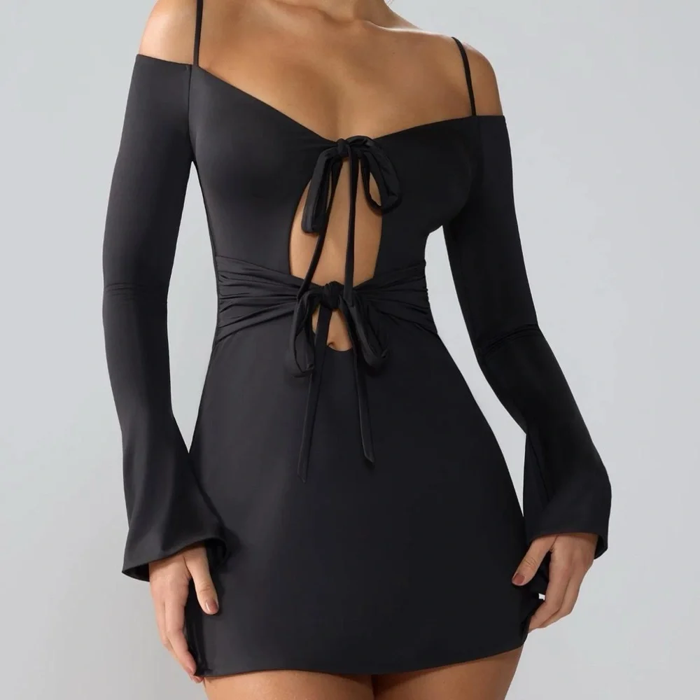 Oh Polly mini dress in black - Picture 4 of 4
